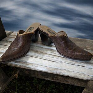 Salpy Handmade Leather Mule Shoes - Size 6 - Made in Los Angeles